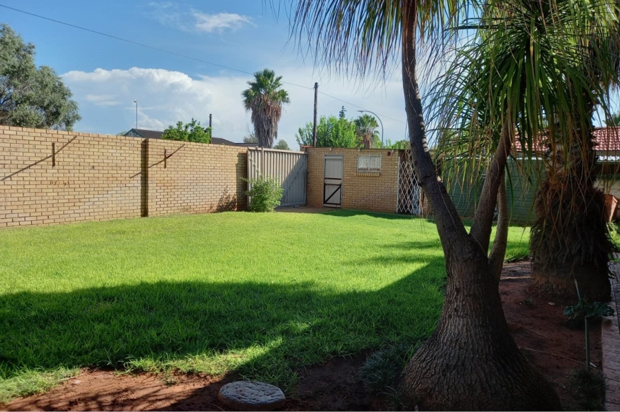 4 Bedroom Property for Sale in Carters Glen Northern Cape